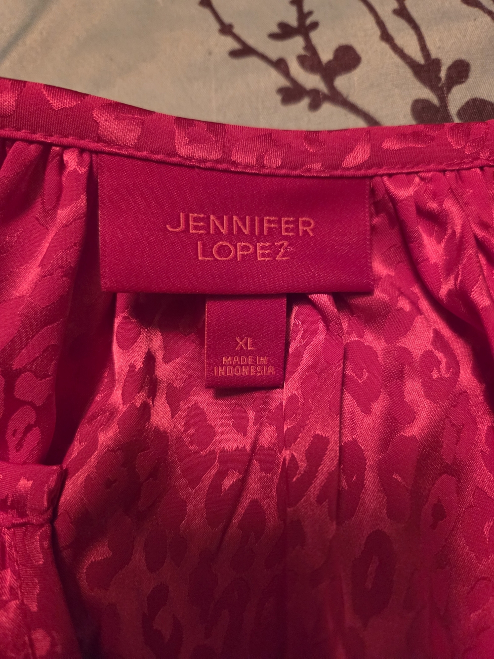 Jennifer Lopez Briggt Pink Cutout Sleeve Blouse - Picture 11 of 13